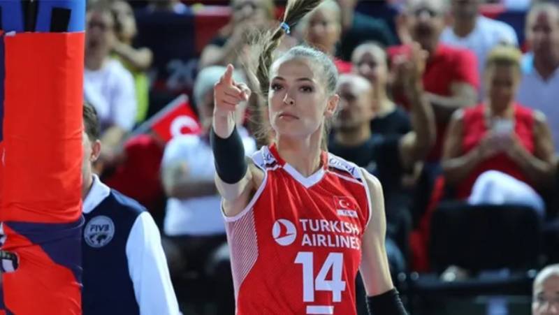 Turkish women's volleyball star is named for the hometown street after the victory to win tickets to the Paris Olympic Games 2024 - Photo 1
