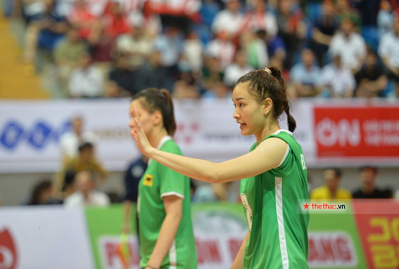 The unfortunate beauty at the volleyball tournament 2021 - Photo 1