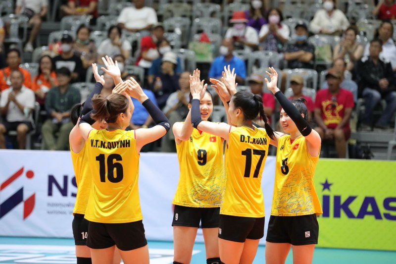 Vietnamese women's volleyball phone makes Thailand lose the first set in the Asian Championship 2023 despite using the 2 - Photo 1