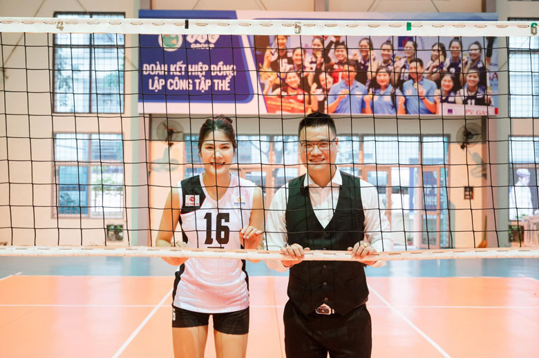 Watch the beautiful wedding picture of the Father Bui Thi Nga before the SEA Games 31 - Photo 1